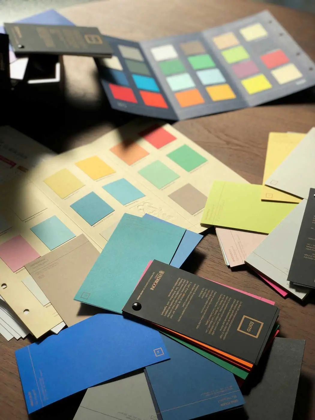 papier-du-mois-fedrigoni-grafik-plus-mood