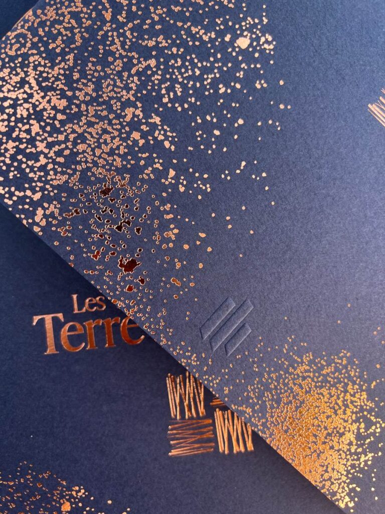 brochure dorure grafik plus-4